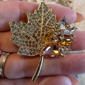 Maple Leaf Crystal Brooch w/White, Peach & Yellow Crystals Gold Tone Finish NEW
